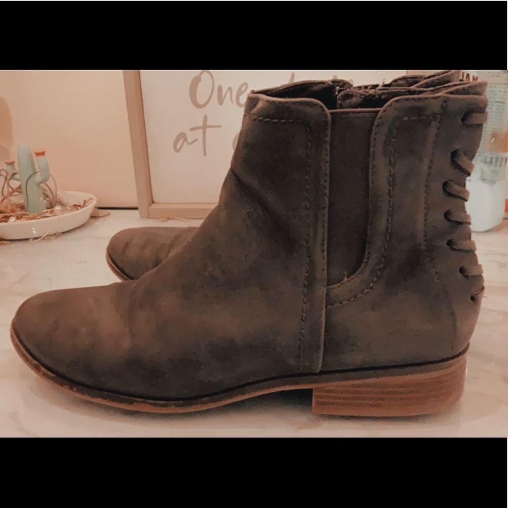 Comfy gray booties